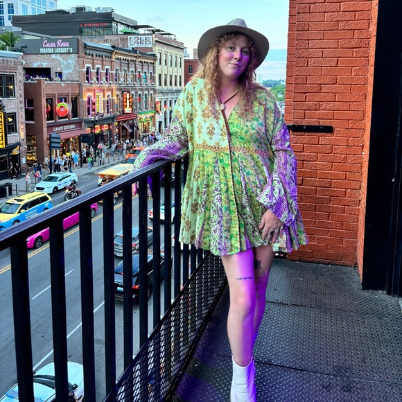 Meet your Posher, Liz - Picture 3 of 8